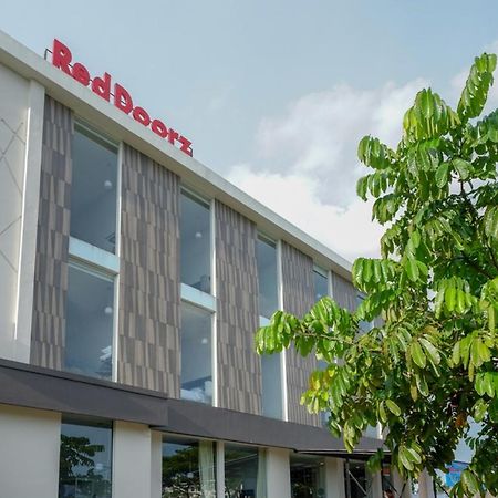 Reddoorz Plus Near Solo Baru Экстерьер фото