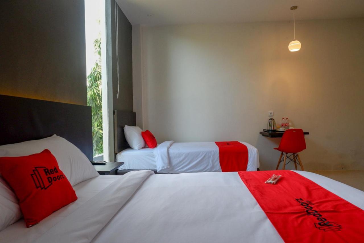 Reddoorz Plus Near Solo Baru Экстерьер фото