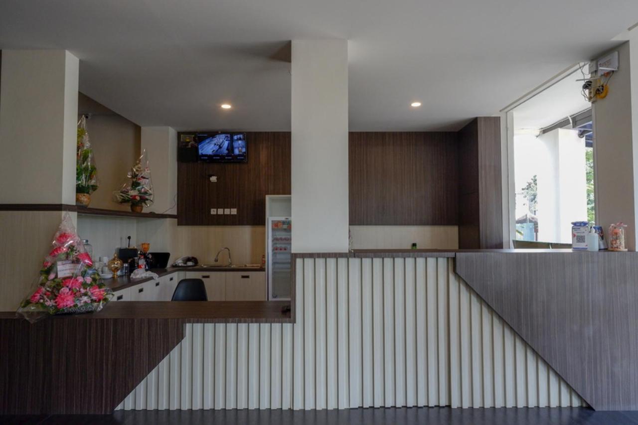 Reddoorz Plus Near Solo Baru Экстерьер фото