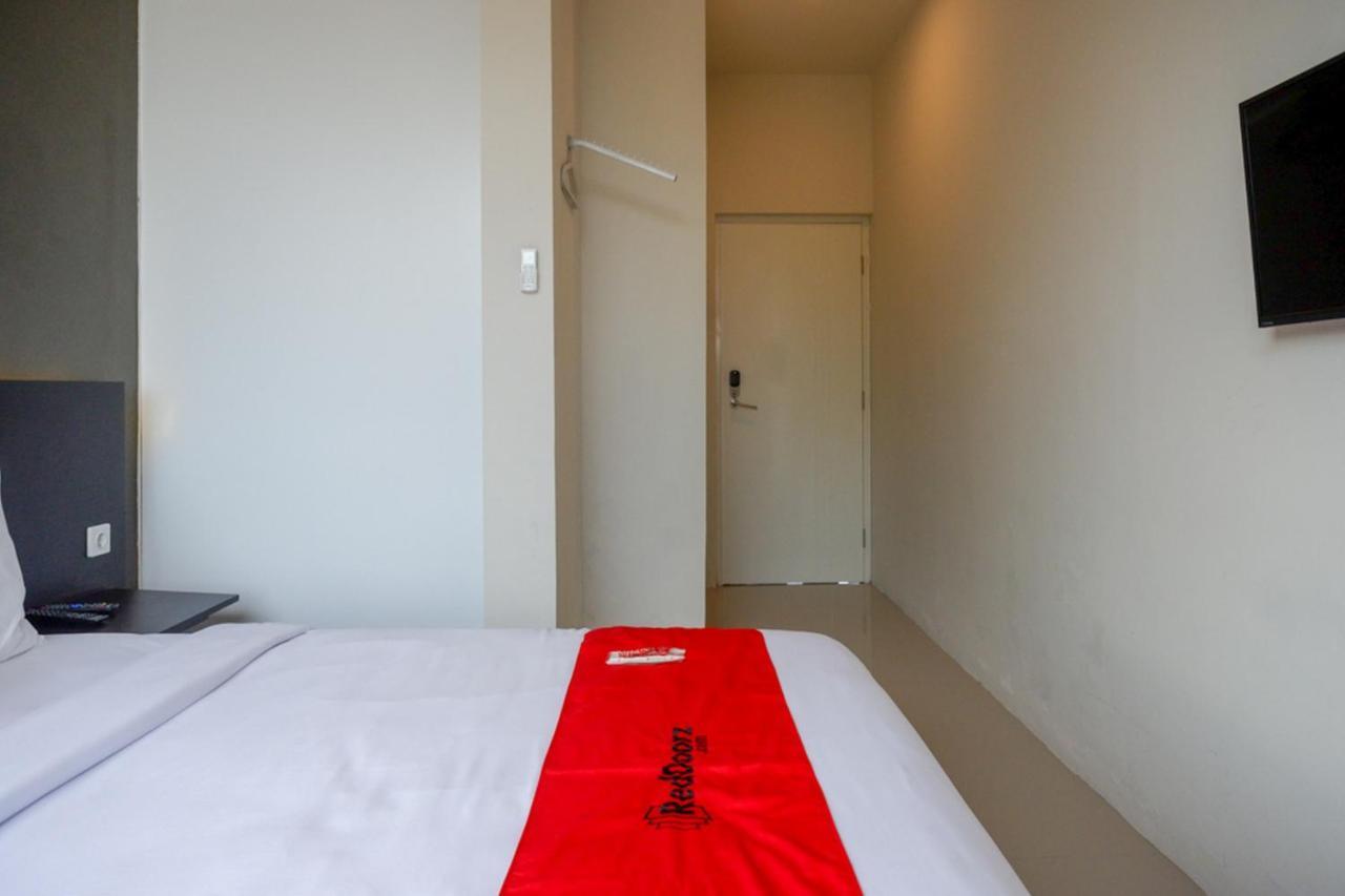 Reddoorz Plus Near Solo Baru Экстерьер фото
