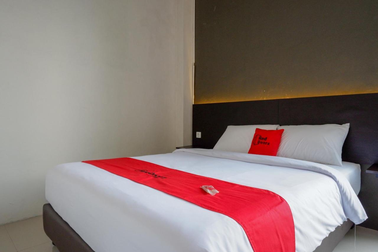 Reddoorz Plus Near Solo Baru Экстерьер фото