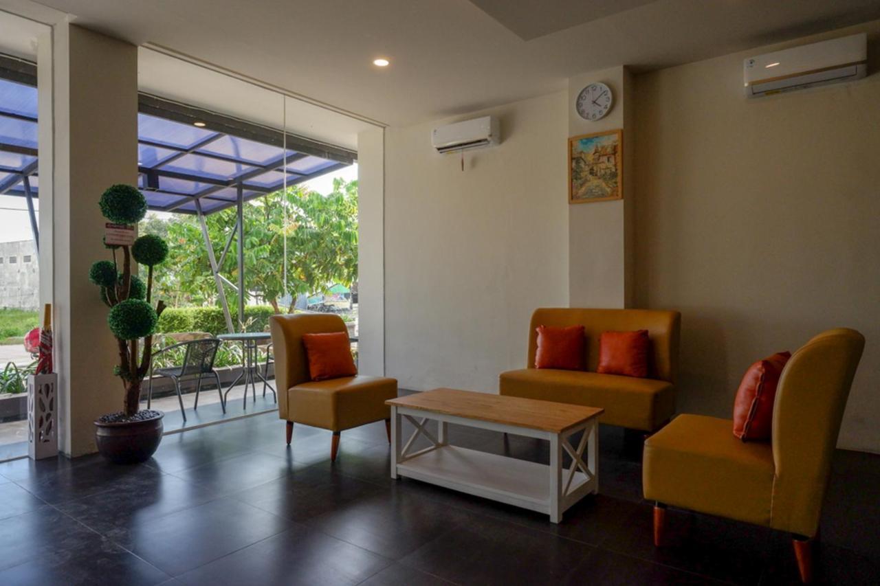 Reddoorz Plus Near Solo Baru Экстерьер фото
