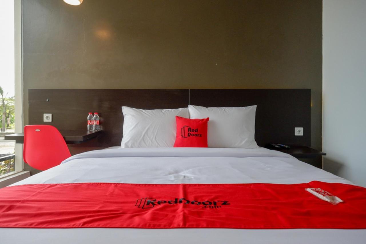 Reddoorz Plus Near Solo Baru Экстерьер фото