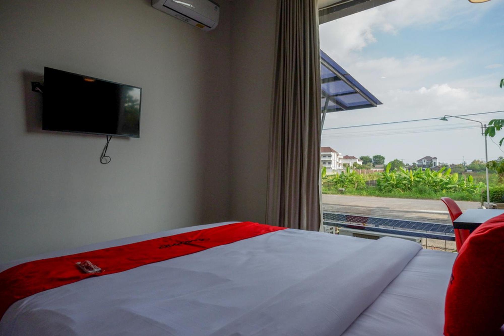 Reddoorz Plus Near Solo Baru Экстерьер фото