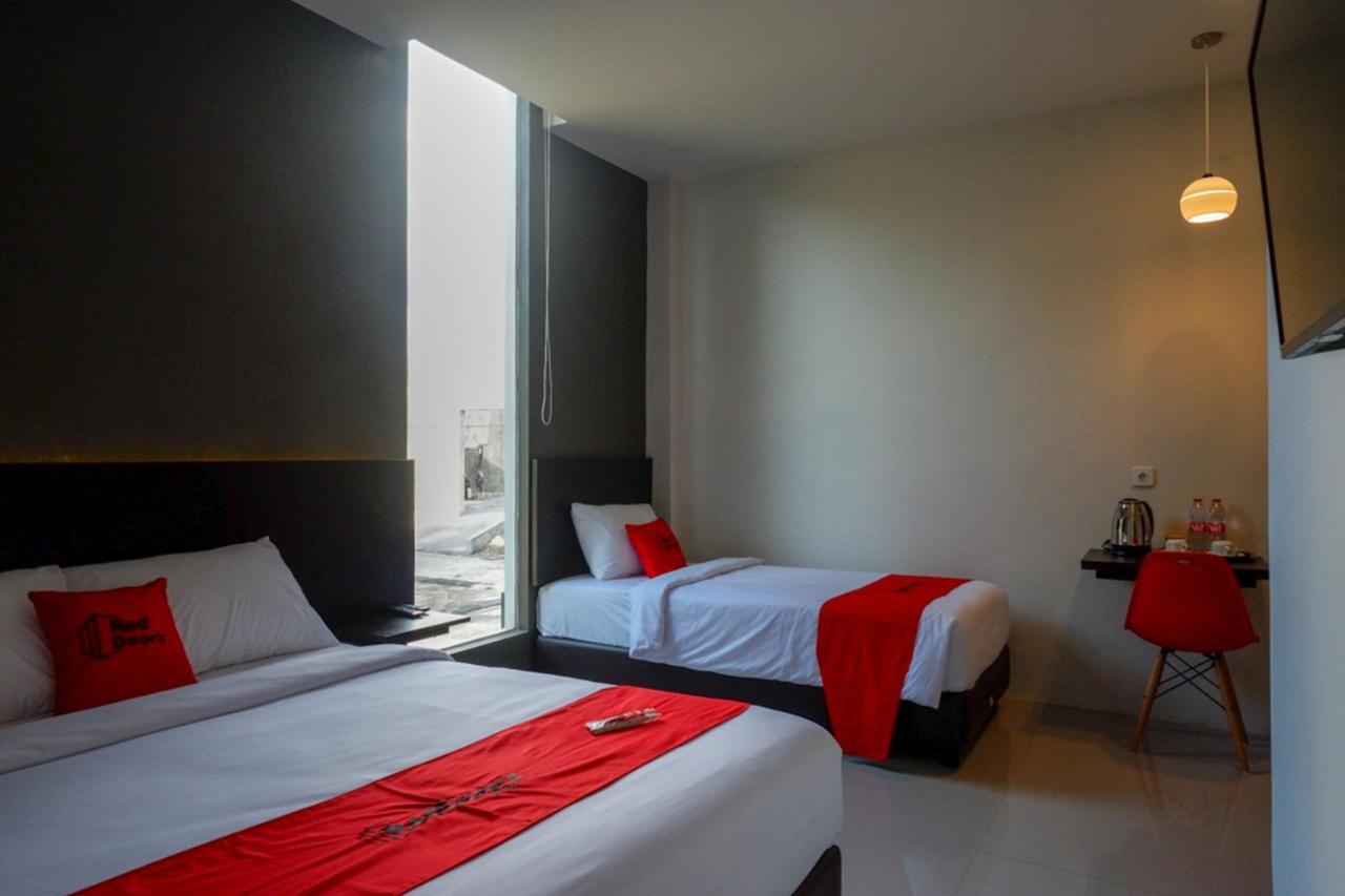 Reddoorz Plus Near Solo Baru Экстерьер фото