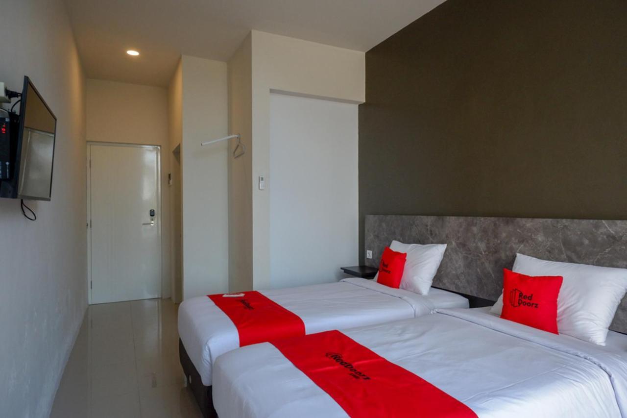Reddoorz Plus Near Solo Baru Экстерьер фото