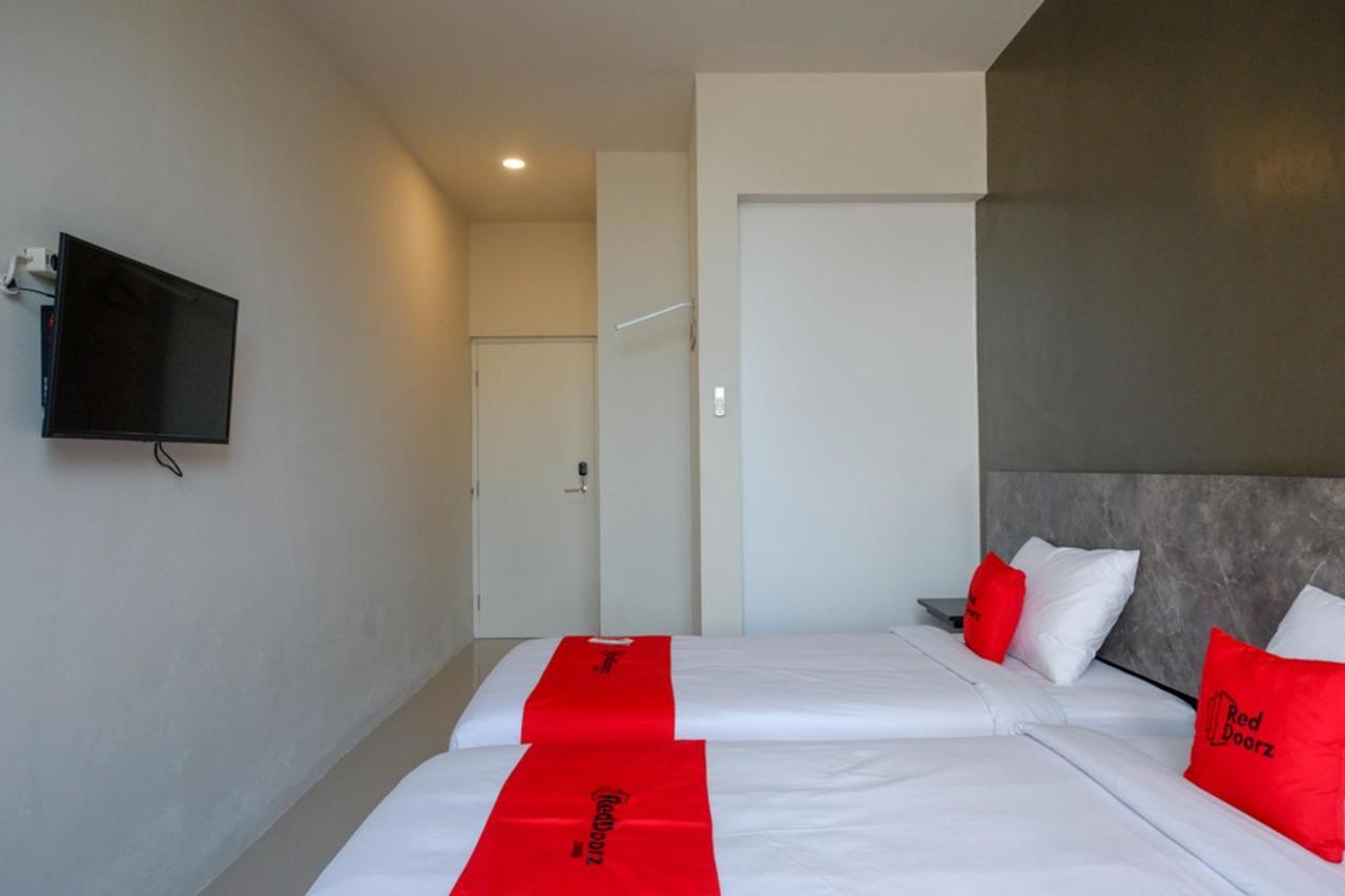 Reddoorz Plus Near Solo Baru Экстерьер фото