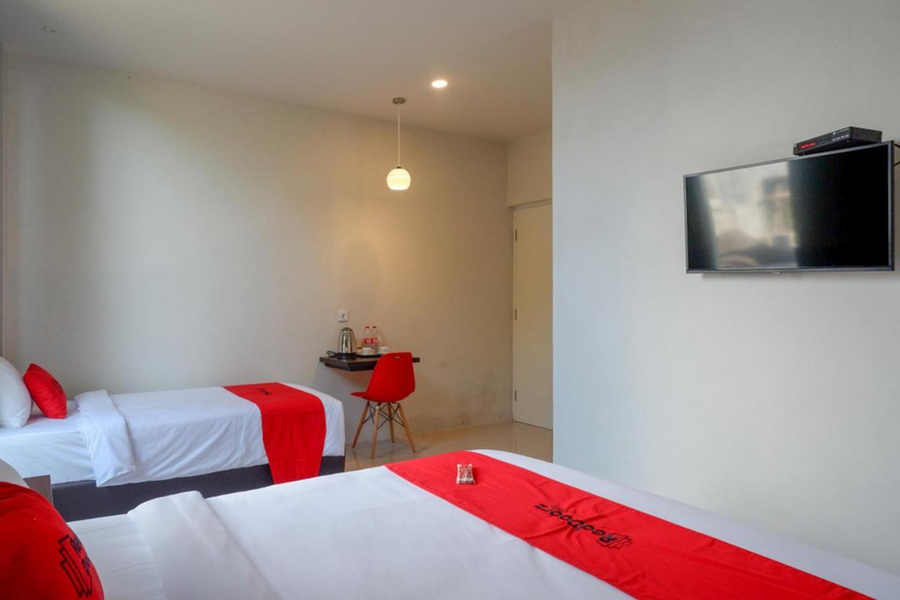 Reddoorz Plus Near Solo Baru Экстерьер фото