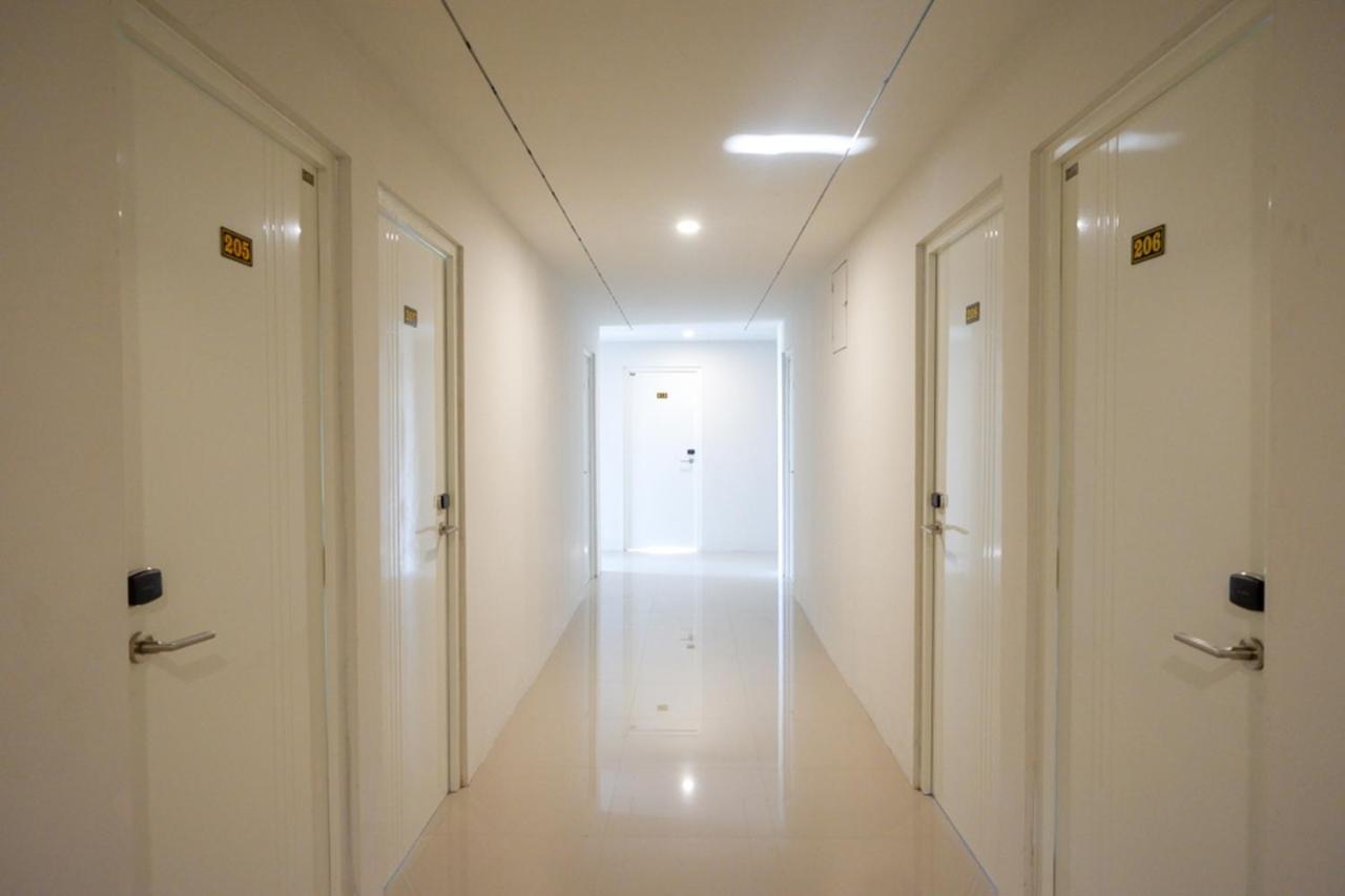 Reddoorz Plus Near Solo Baru Экстерьер фото