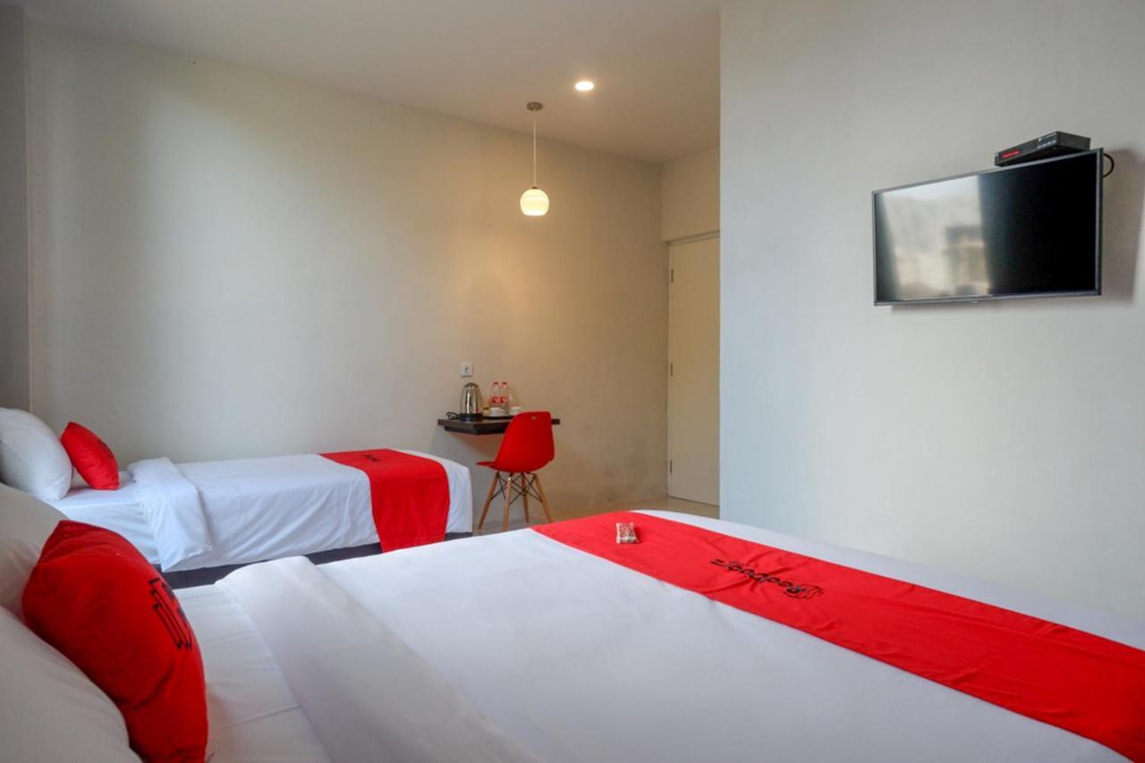 Reddoorz Plus Near Solo Baru Экстерьер фото